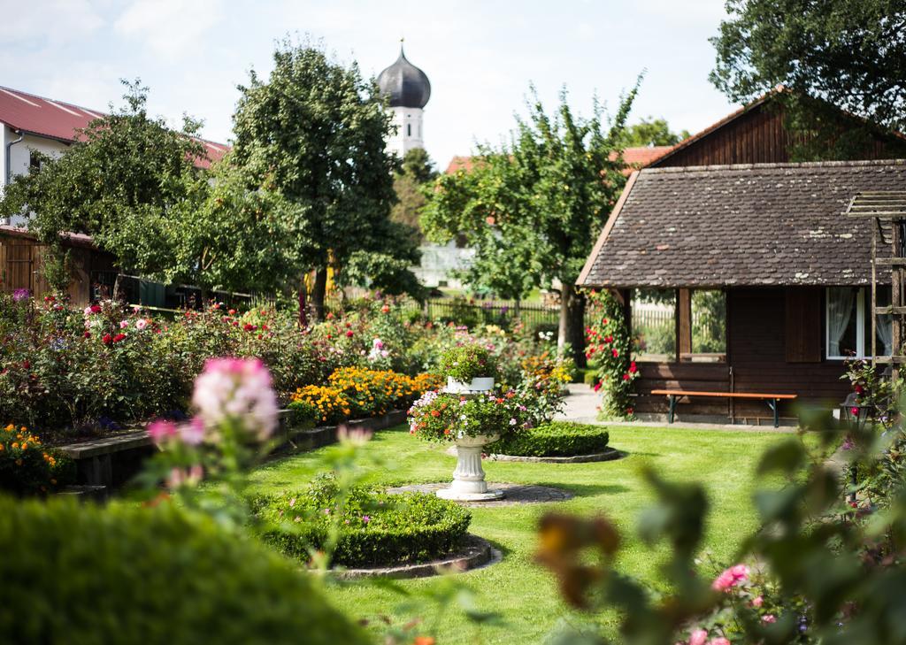 Gasthaus Und Hotel Goettler Josef Rumeltshausen Exteriér fotografie